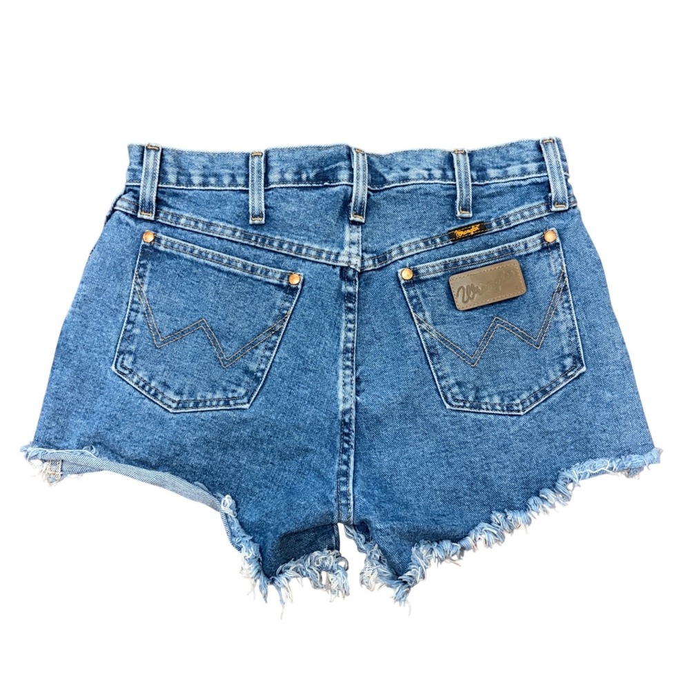 Vintage Wrangler High-Waisted Distressed Denim Cutoff Shorts Frayed Hems Size 30